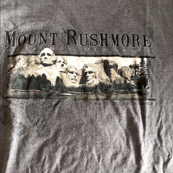 Mount Rushmore T Shirt - Picture 1 of 1